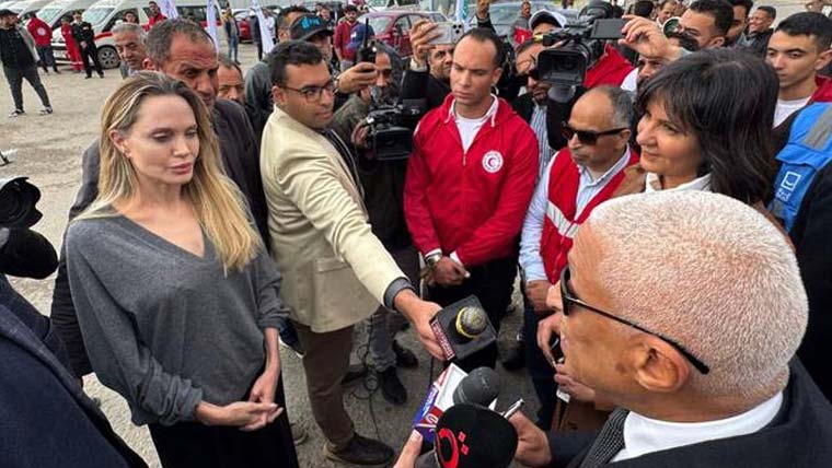 Angelina Jolie visits Rafah crossing for Palestinian refugees