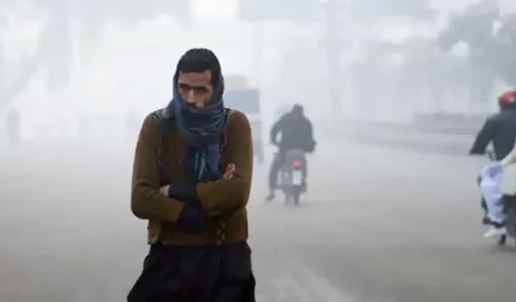 he weather in Karachi has been cold due to icy winds