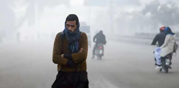 he weather in Karachi has been cold due to icy winds