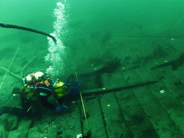 600-year-old ship discovered in the depths of the ocean