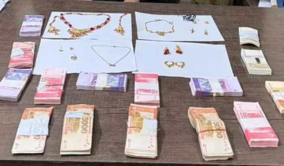 Mystery of theft of heavy jewellery