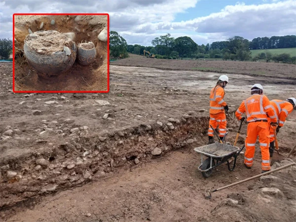 More than 300 ancient Roman tombs discovered during road construction