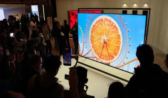 Samsung unveils world's largest TV