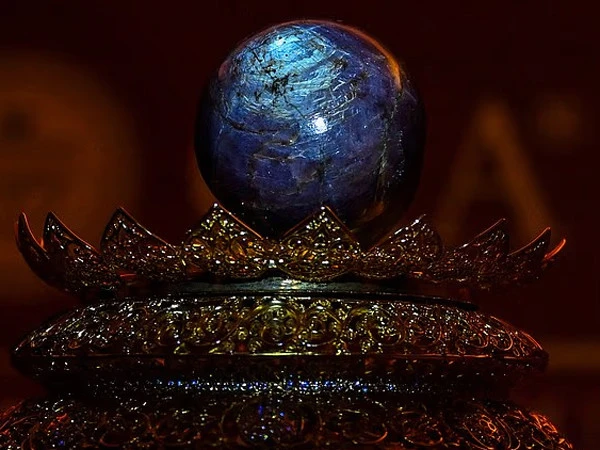 Rare purple star sapphire worth millions of dollars discovered