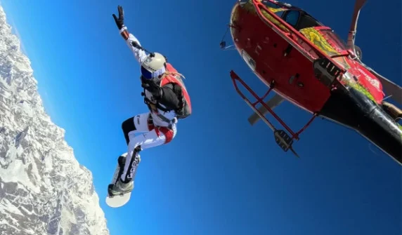 Belarusian athlete sets new skydiving record
