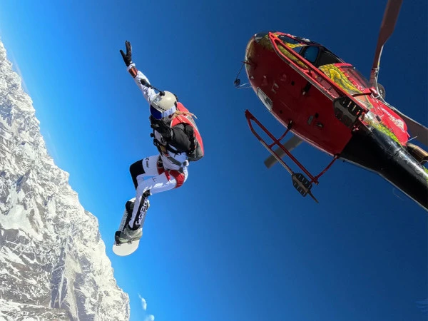 Belarusian athlete sets new skydiving record