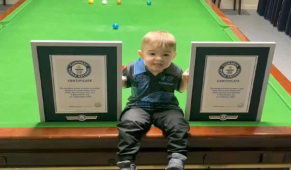 2-year-old sets world record by playing difficult snooker shots