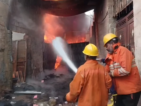 Fire breaks out in warehouse in Landhi and house in Malir