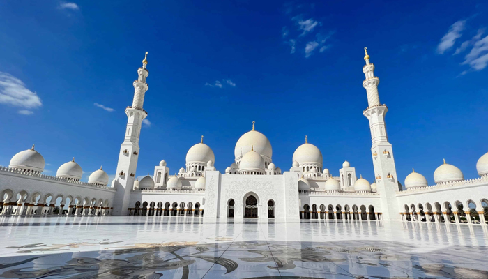 Sheikh Zayed Grand Mosque in Abu Dhabi