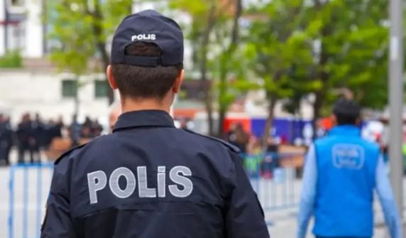 Prisoner shoots, kills mother, wife and daughter