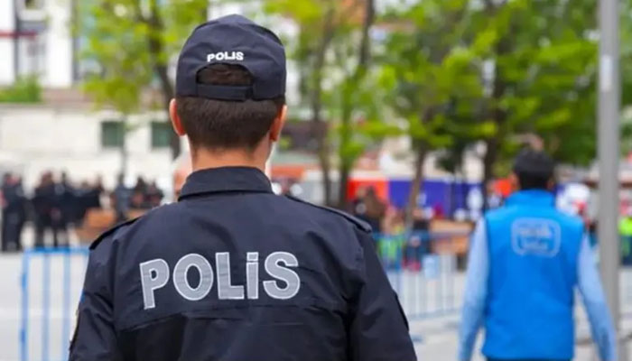 Prisoner shoots, kills mother, wife and daughter