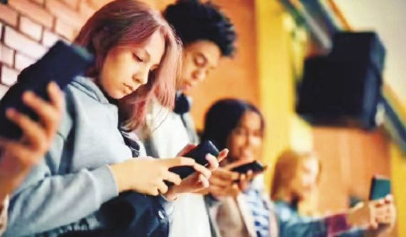 British Prime Minister committed to protecting children from digital dangers