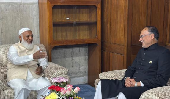 Ahsan Iqbal meets Ameer of Jamaat-e-Islami Bangladesh