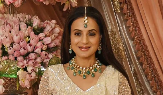 Ameesha Patel's non-bailable warrant,