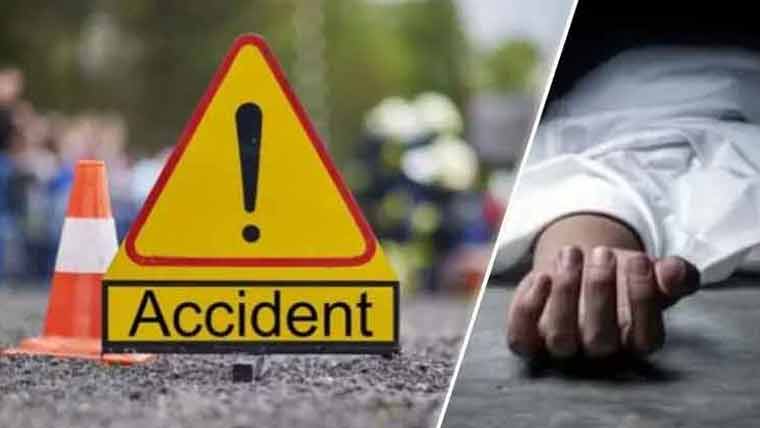 Woman getting off rickshaw hit by water tanker