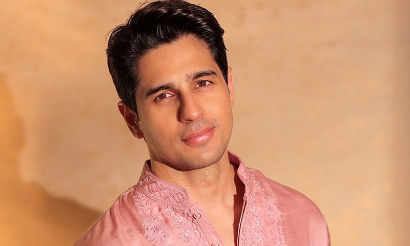 Bollywood superstar's father passes away