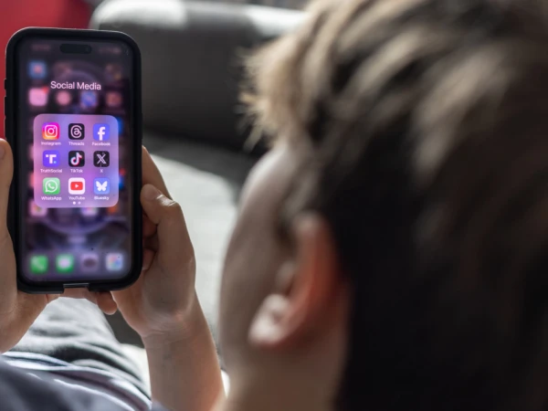 Portugal passes bill to ban social media for children