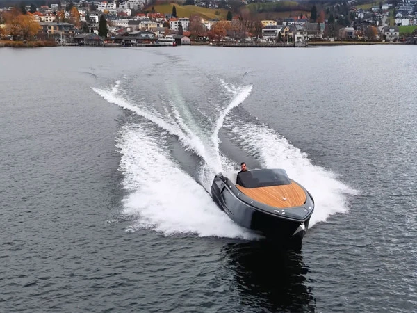 Porsche unveils its luxury speedboat