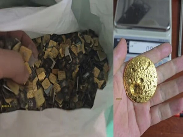 Blogger collects huge amount of gold from SIM cards