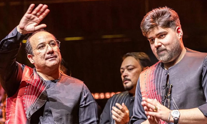 Rahat Fateh Ali Khan and son honored with international honor in British Parliament