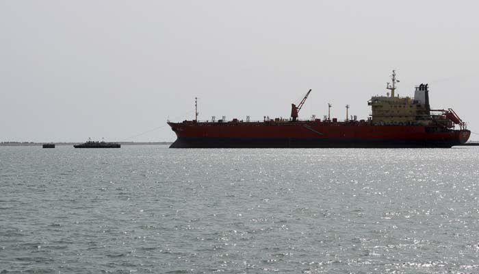 Pakistan starts taking oil via the Red Sea