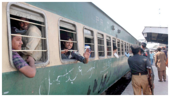 Pakistan Railways decides to run 4 special trains on Eid-ul-Fitr