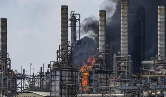 Fire breaks out at oil refinery in Texas, US