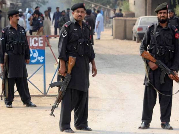 4 arrested in joint operation by forces and peace committee