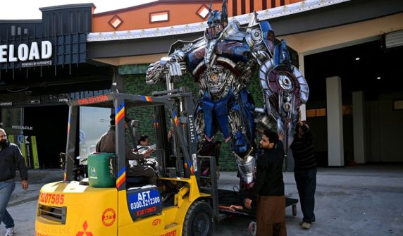 A young man from Islamabad creates giant sculptures from junk parts.