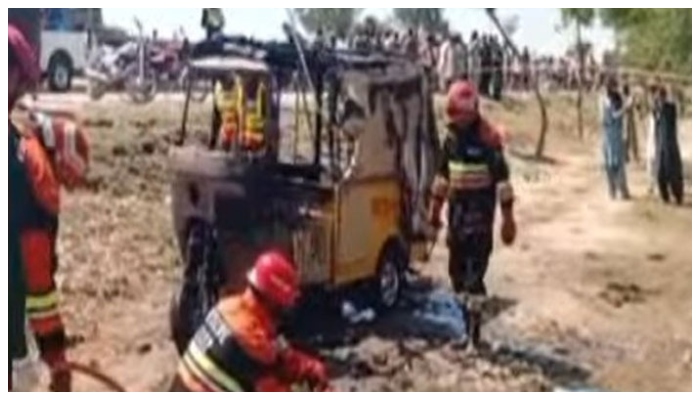 Multan: 3 killed, 14 injured in LPG cylinder explosion in rickshaw