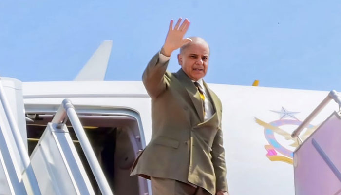Prime Minister Shehbaz Sharif leaves for Saudi Arabia on an important visit