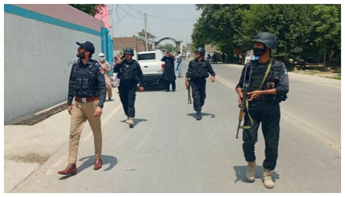 Two policemen including a lady constable martyred in exchange of fire with miscreants in Khuzdar