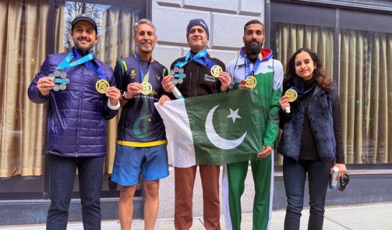 Pakistanis perform brilliantly