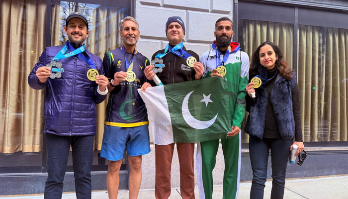 Pakistanis perform brilliantly