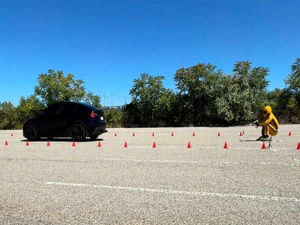 Fastest skiing record on asphalt