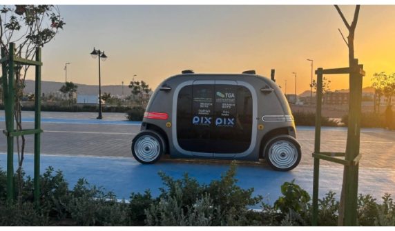 Video: Automated taxi 'Robobus' introduced inside Quba Mosque
