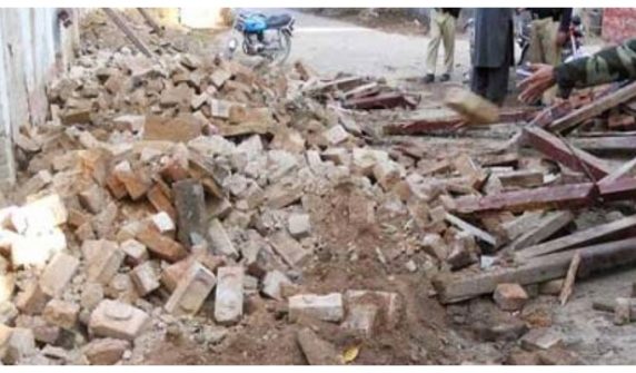 Jacobabad: 3 boys die after fence wall collapses