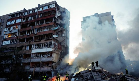 Russia and Ukraine launch fresh attacks on each other as temporary ceasefire ends, death toll rises to 27