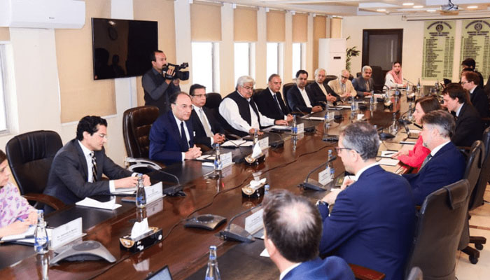 IMF demands Pakistan to end all sales tax exemptions