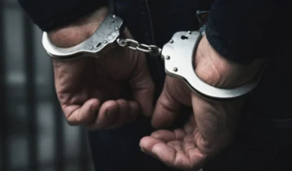Two suspects arrested for posing as fake government representatives in Karachi