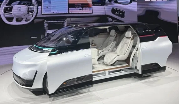 Fierce competition among low-cost cars at auto show