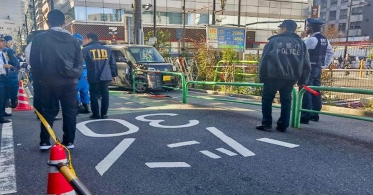 Terrifying spray attack at Tokyo luxury mall,