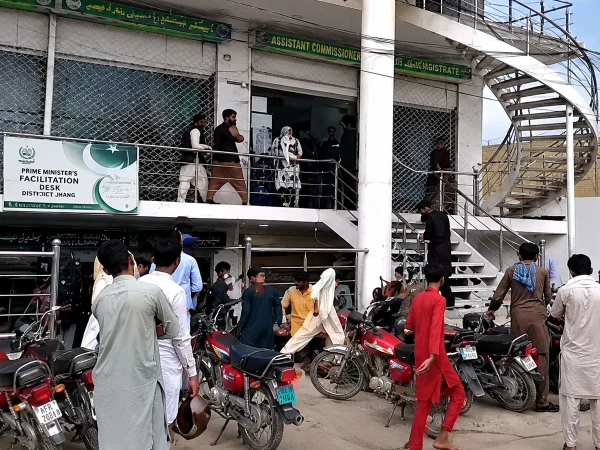 Husband commits suicide by shooting wife while leaving office