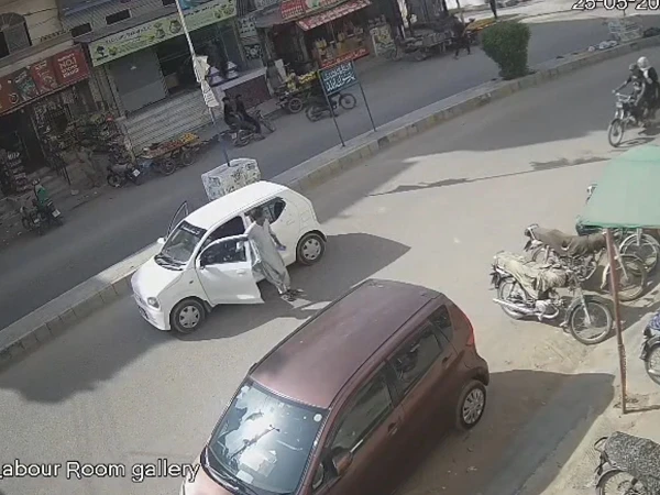 CCTV footage of a couple killed in a shooting in Saudabad has surfaced.