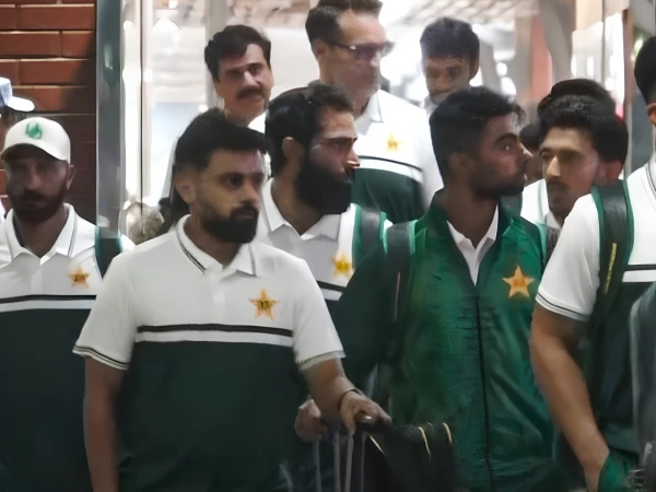 Pakistan Test team arrives in Dhaka from Karachi for series against Bangladesh