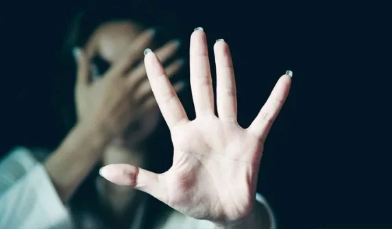 Acid thrown on woman and 14-year-old daughter in Sheikhupura