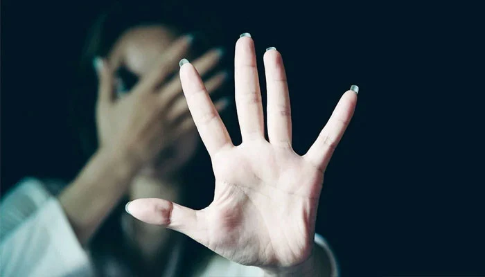 Acid thrown on woman and 14-year-old daughter in Sheikhupura