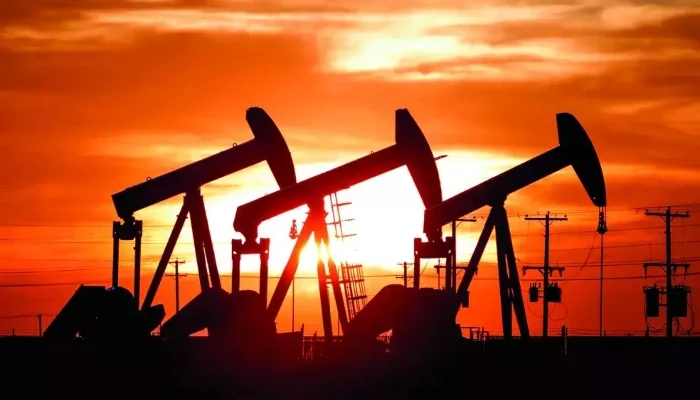 Crude oil prices drop by more than 5% in the global market