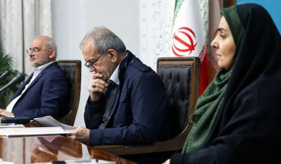 The Revolutionary Guards deny US media's claim that the Iranian president has resigned.