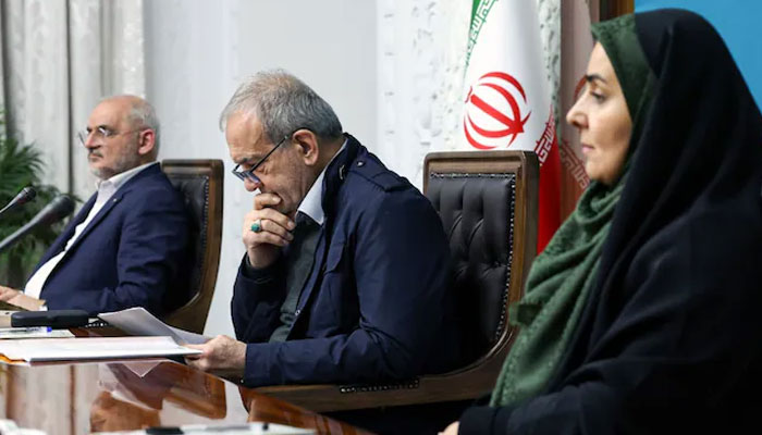 The Revolutionary Guards deny US media's claim that the Iranian president has resigned.